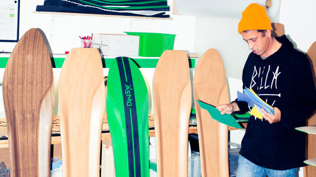 A look at Asmo Powsurfers with Wolle Nyvelt - Snowboarder