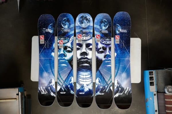 HYPED : Signal Snowboards Sierra Series - Snowboarder